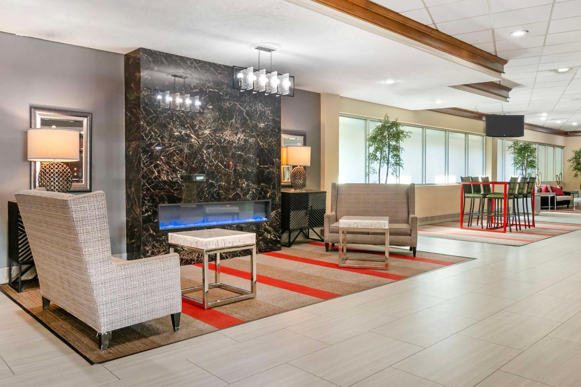 Best Western Plus Kansas City Sports Complex Hotel Exterior photo